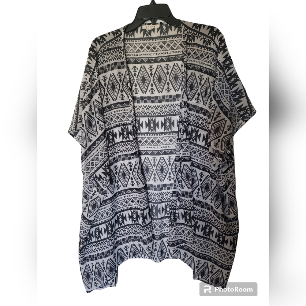 Active Brand Aztec Pool Cover Black and White Size OS EUC
